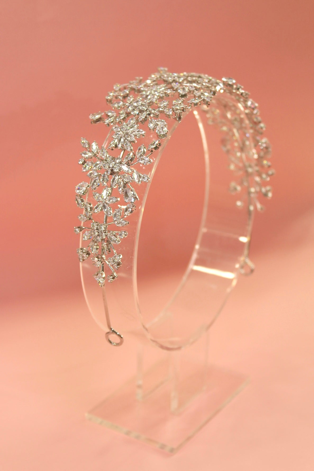 Leslie diadema de piedras