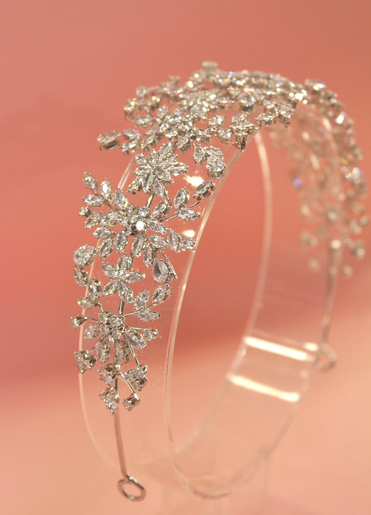 Leslie diadema de piedras